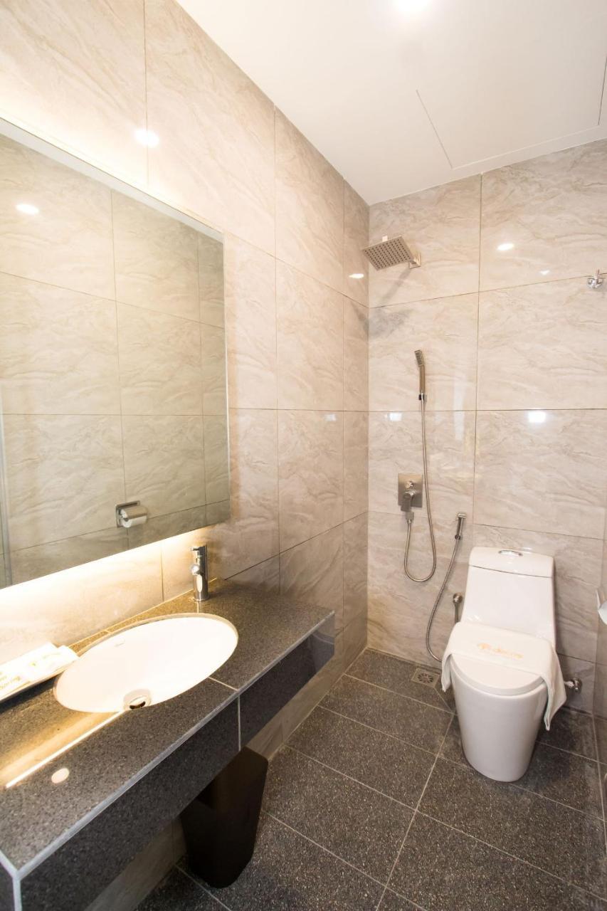 Spring Season Hotel Муар Екстер'єр фото
